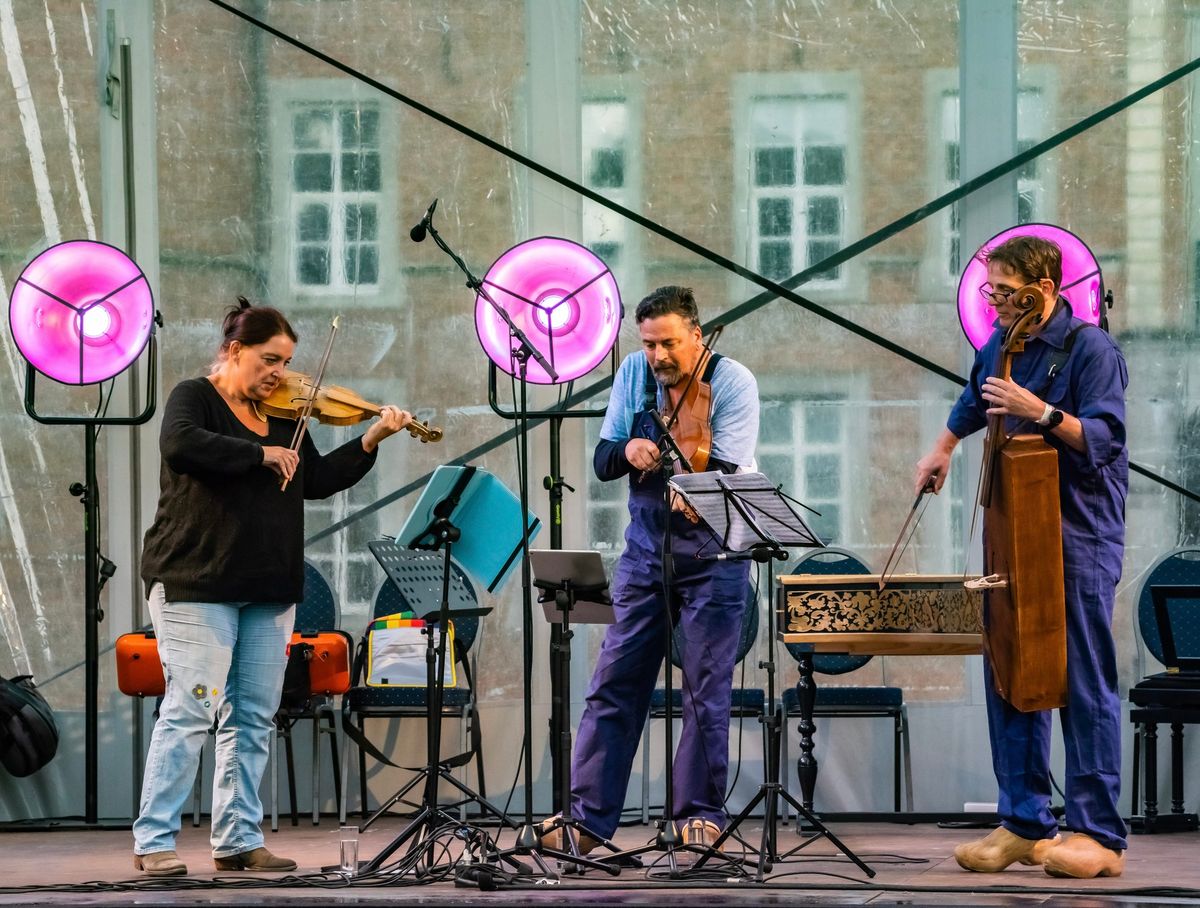 KOEPELKEUZE: Fidelkr\u00e5m - Oost-Europese Feest- en Volksmuziek op originele instrumenten