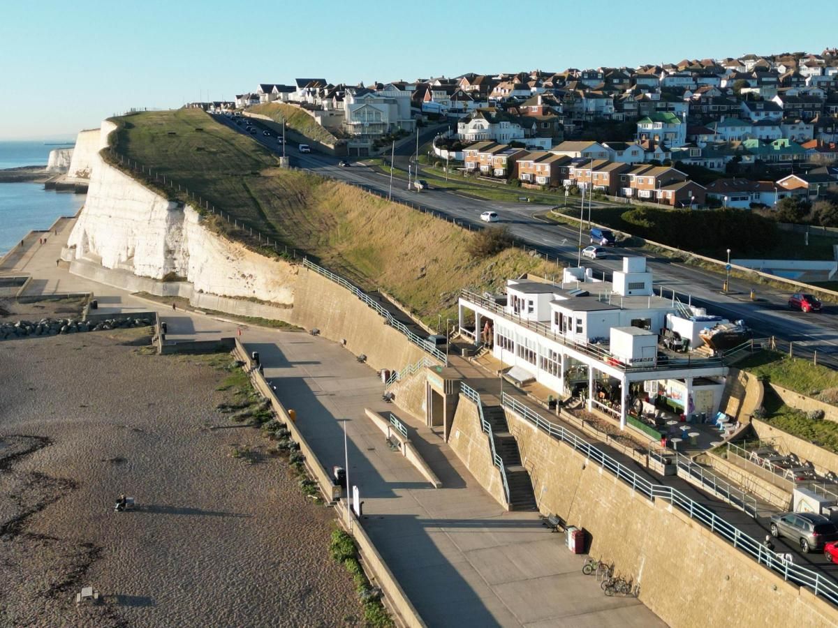 Saltdean Autumn Beach  Clean