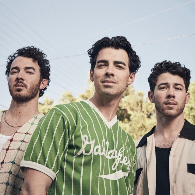 Jonas Brothers, BOYS LIKE GIRLS in Denver