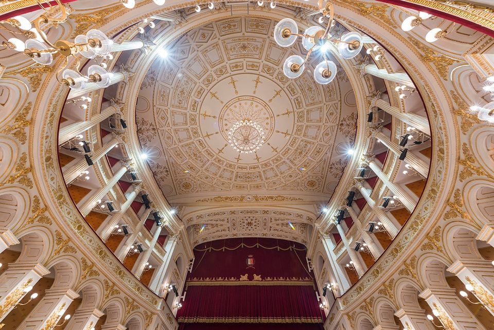 Visita guidata al Teatro Galli: un viaggio nella storia e nell\u2019arte