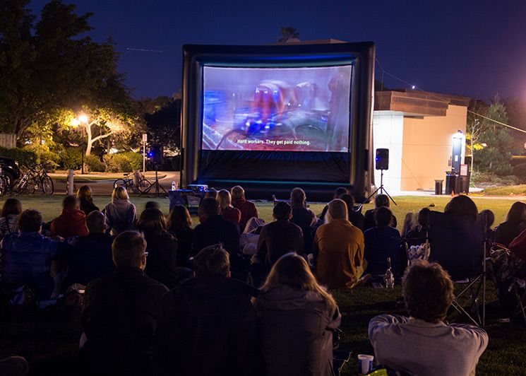 HV - Family Outdoor Movie