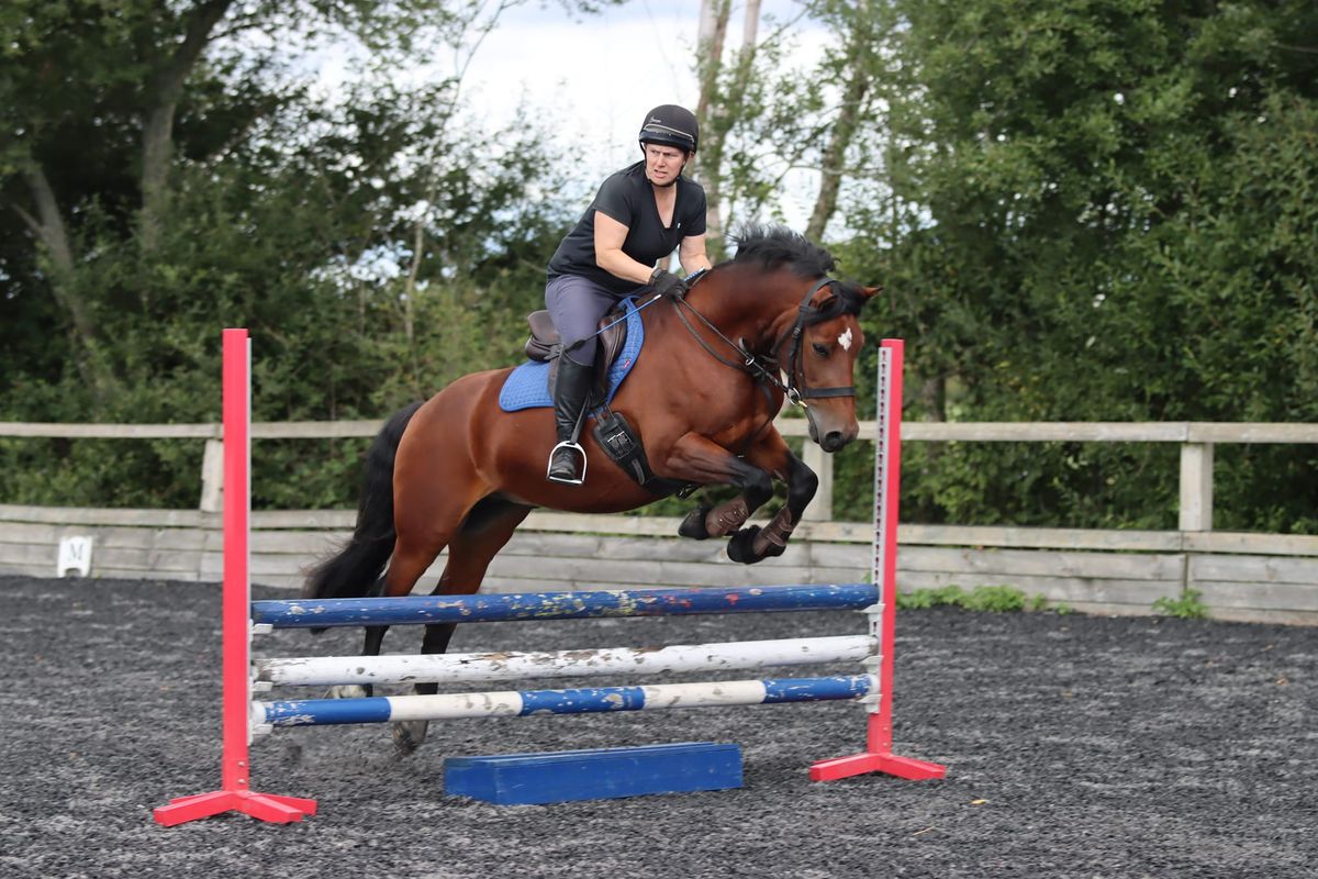 Showjumping with Sam Garry (for all abilities, from cross poles up)