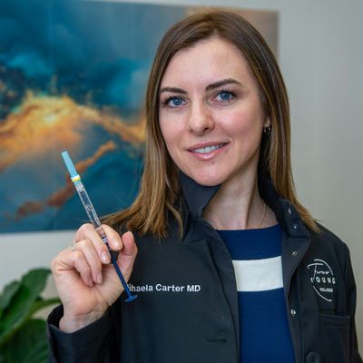 Dr.Mihaela Carter MD