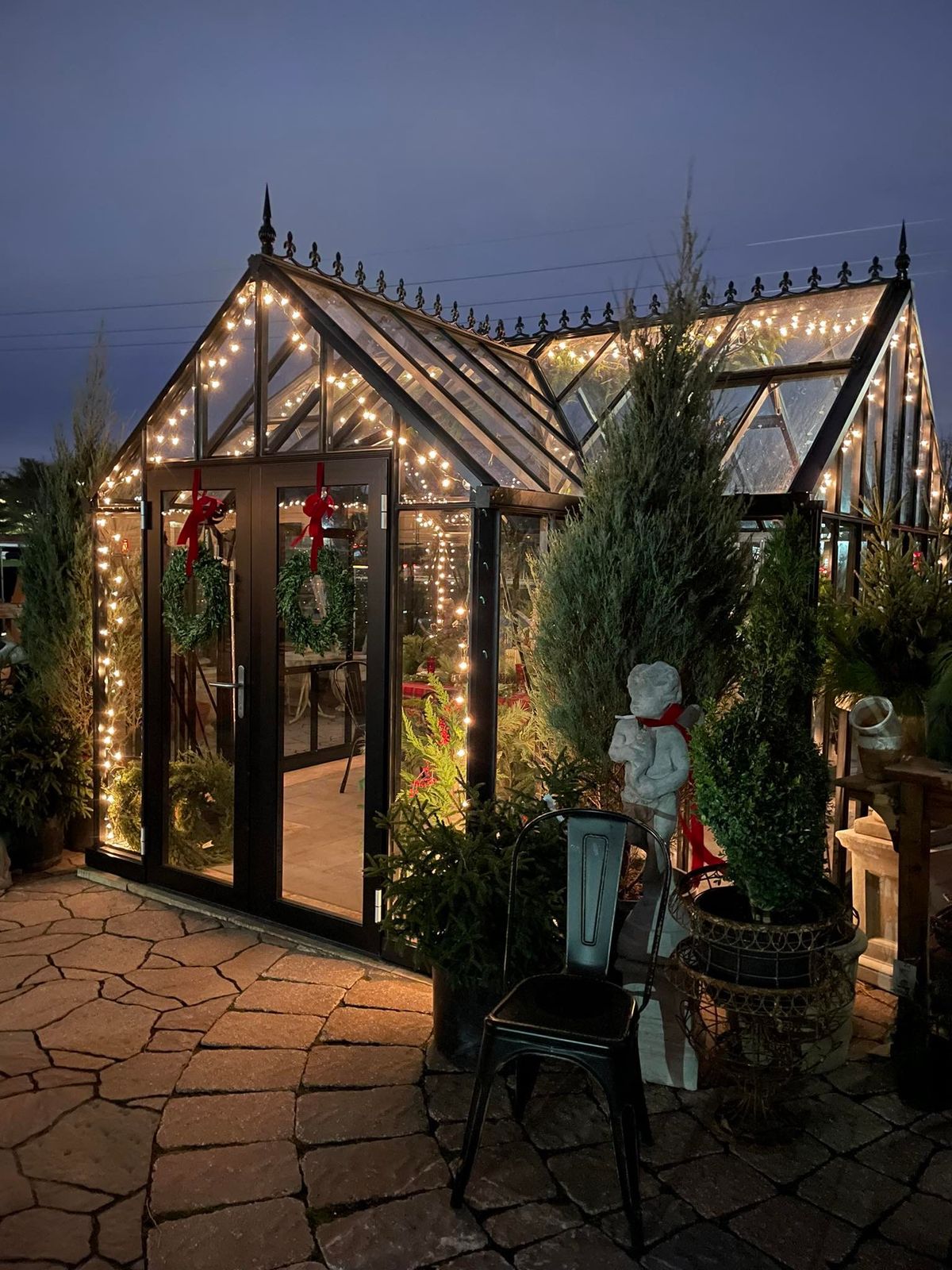 Holiday Photos at the Greenhouse: Family Photos and Festivities