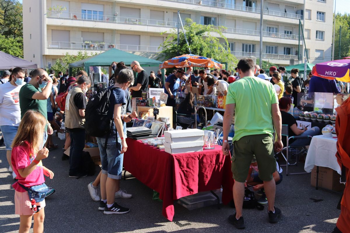 6e BROCANTE INTERGALACTIQUE | R\u00e9volution