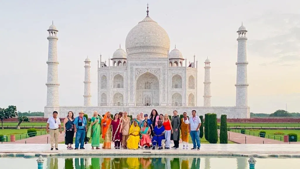 India & Dubai - Embark on a Journey of Wonders! Taj Mahal, HOLI Fest and more...