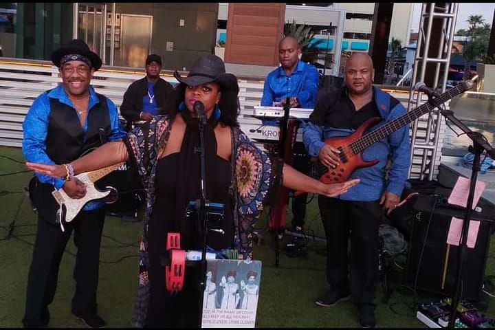 Bus Stop Band Returns to BOM