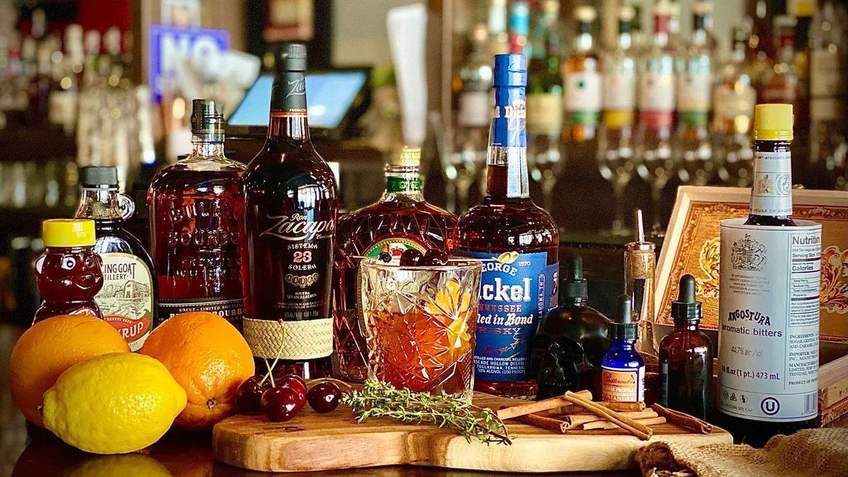 Build your own OLD FASHIONEDS - ALL YOU CAN DRINK