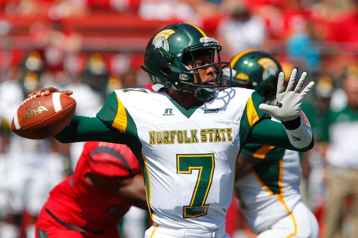 Norfolk State Spartans at Sacred Heart Pioneers Football