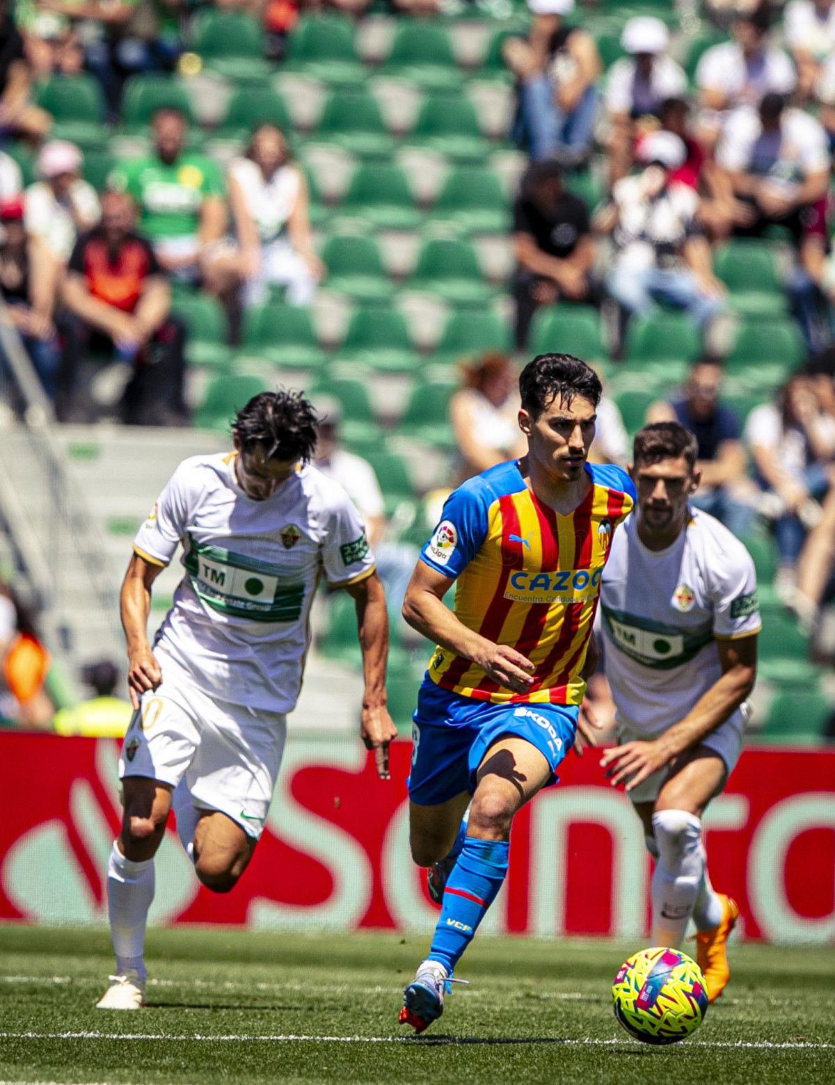 Elche CF vs Real Oviedo at Estadio Martinez Valero