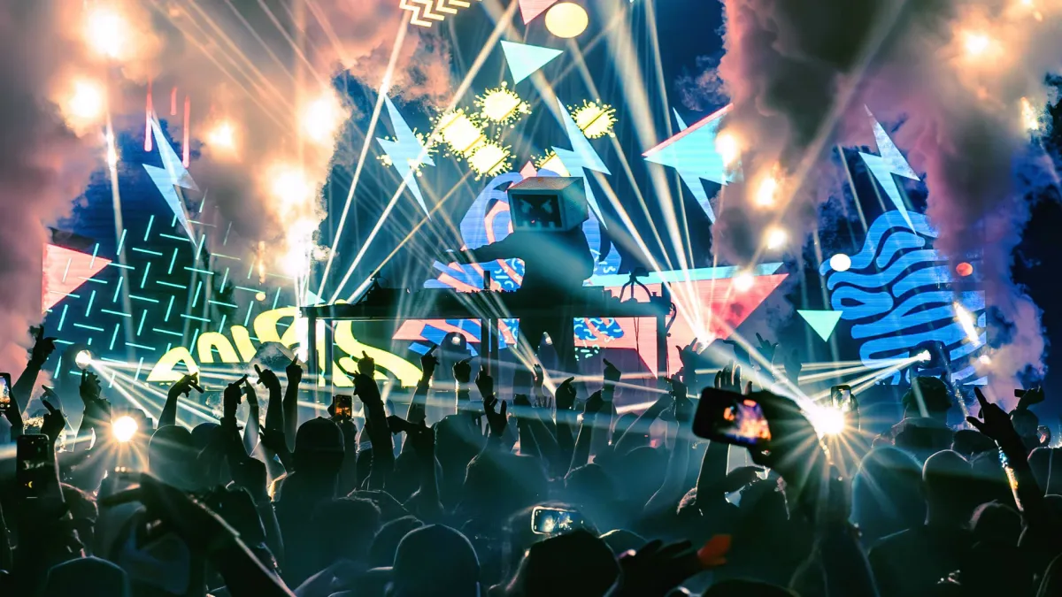 BARELY ALIVE, Boogie T, Gudfella, Jkyl & Hyde, LAYZ, Lost Frequencies, Phrva, RL Grime, Two Friends, Layz in Denver