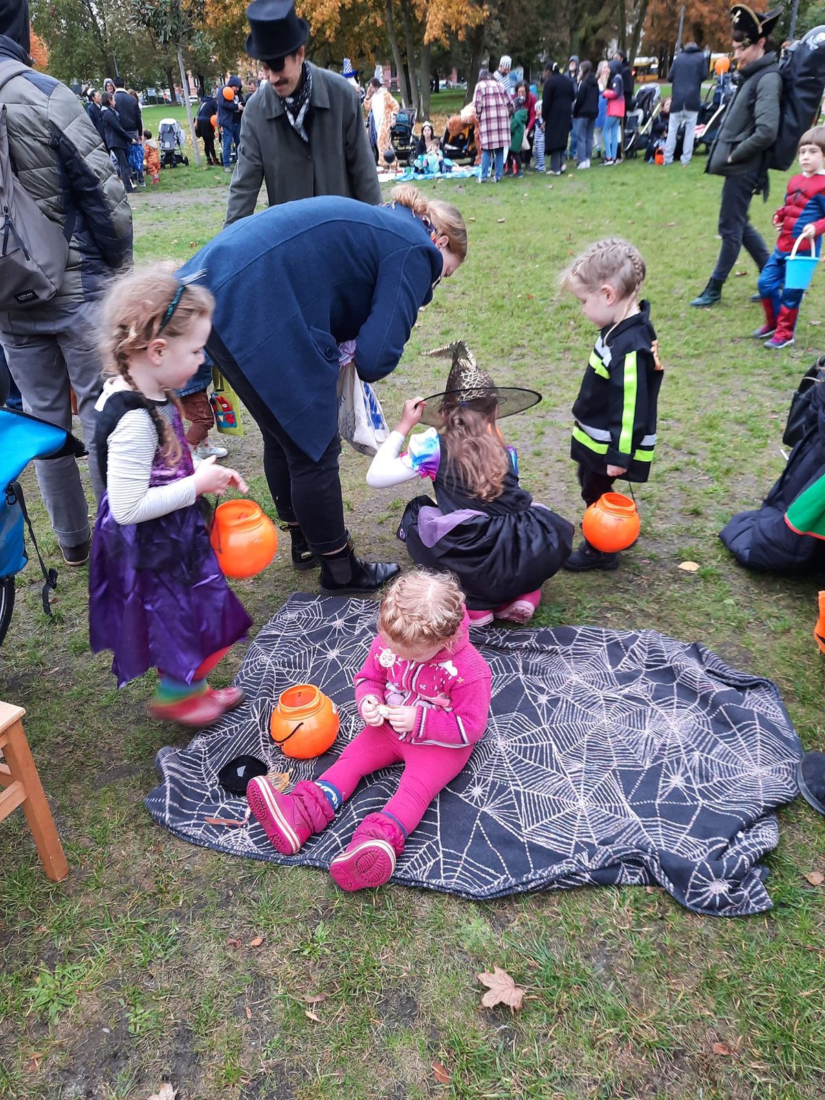 Halloween Trick or Treat in the Park 