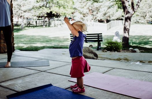 Family\/Kid Yoga at Prospect Park