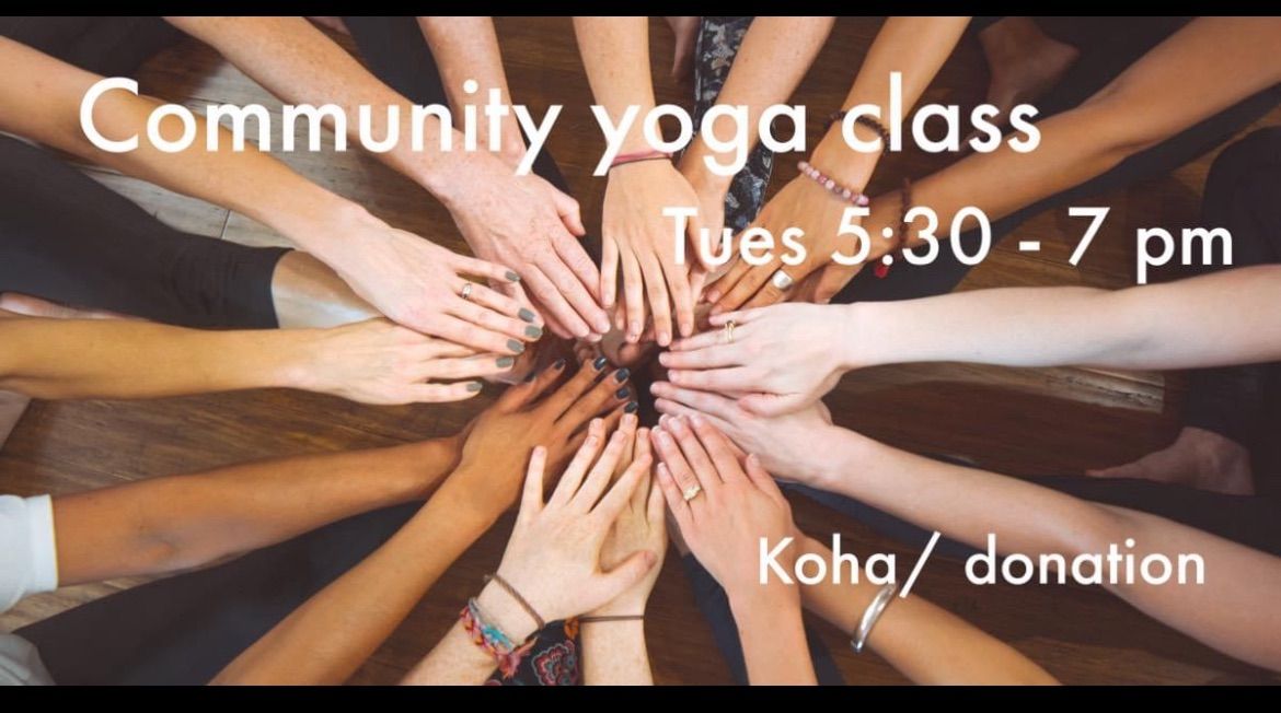Community yoga class 