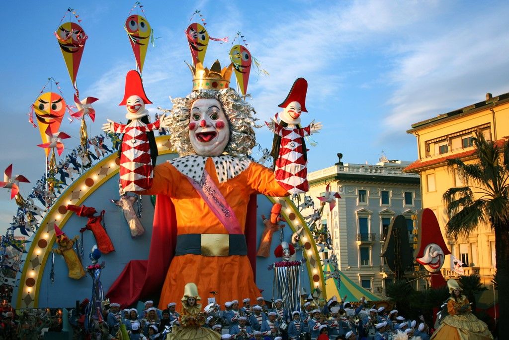 Una Giornata Con Noi: Il Carnevale Di Viareggio