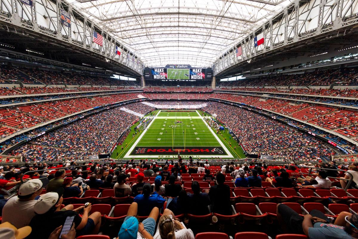 Parking Houston Texans at Los Angeles Rams