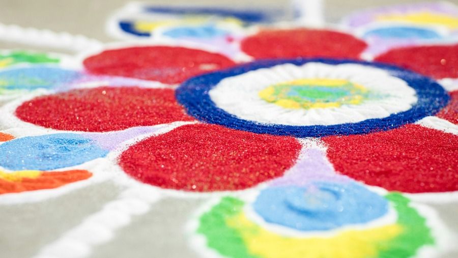 Sand Art Creations: Design Your Own Flower Patterns - Eagle Vale Library