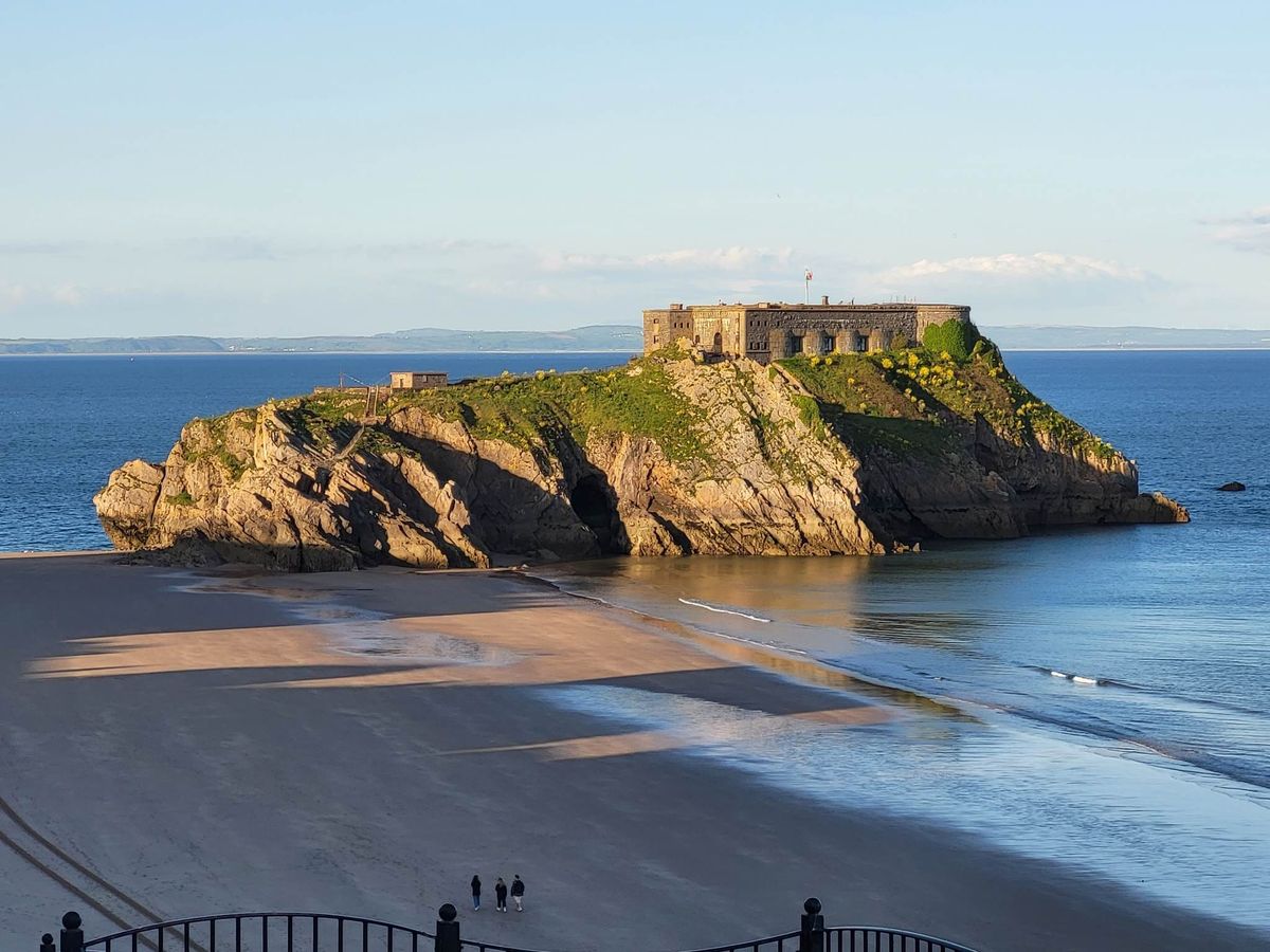 Glorious Tenby - 5 days - Turkey & Tinsel Themed