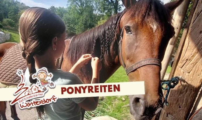 Ponyreiten im Winterdorf Bad Schallerbach