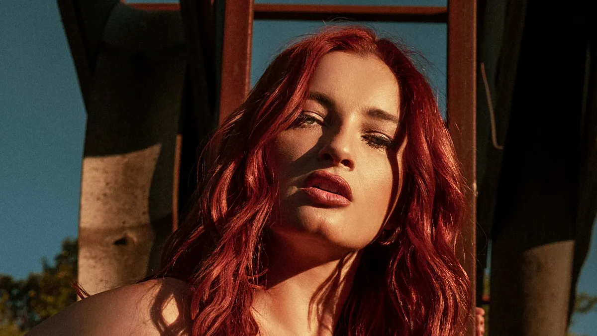 G\u00fcliz Ayla in Be\u015fikta\u015f