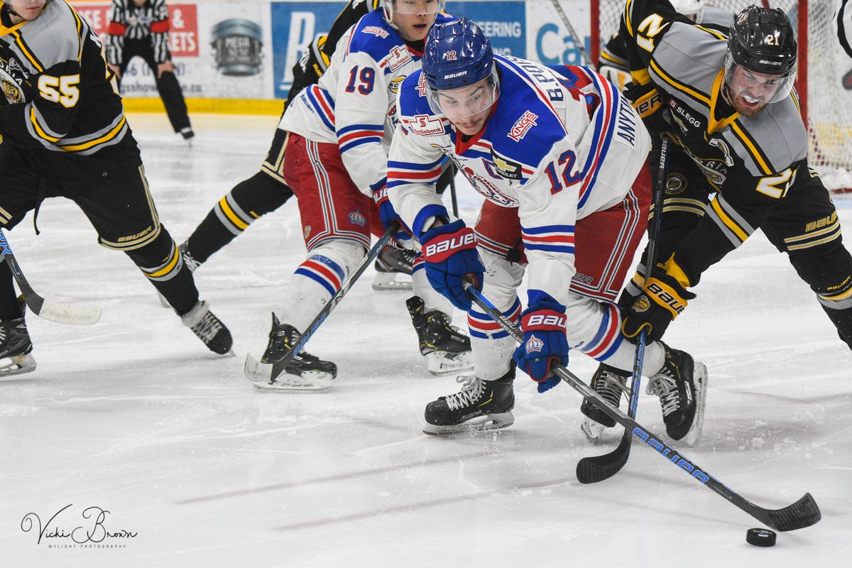 Victoria Grizzlies  at Prince George Spruce Kings