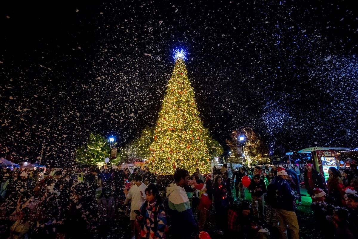 Christmas on the Square Presented By Specialty Land Services