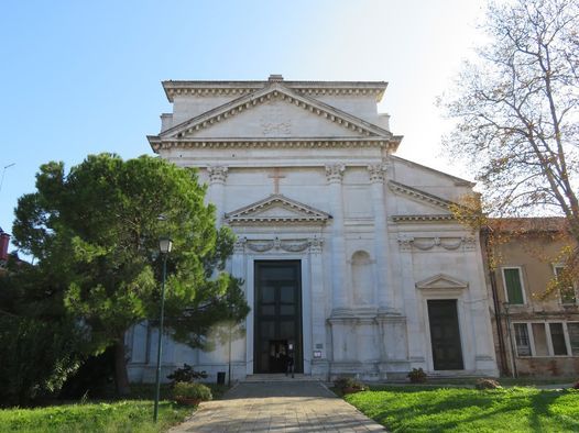 I Giardini di Castello e la chiesa di San Pietro: visita guidata alla prima cattedrale della citt\u00e0