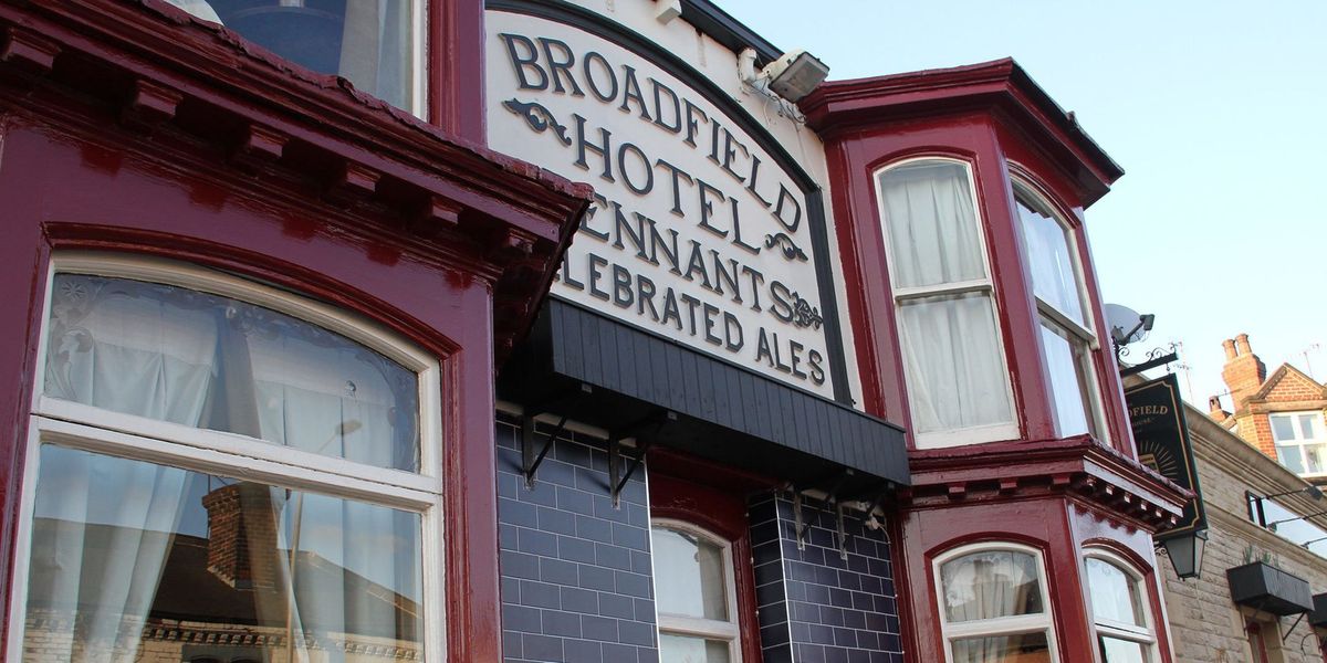 BROADFIELD Christmas Brass (in the Beer Garden) 