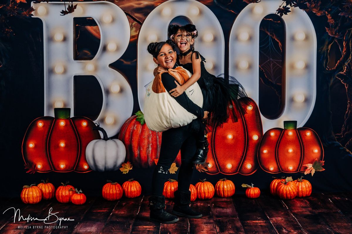 Halloween Selfie Stroll - A DIY Photo Experience