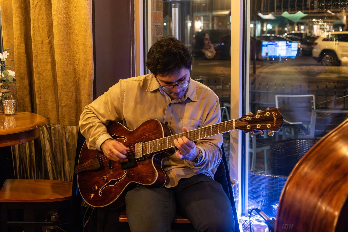 Live Jazz at Flight Wine Bar Featuring: Rob Varon jazz duo