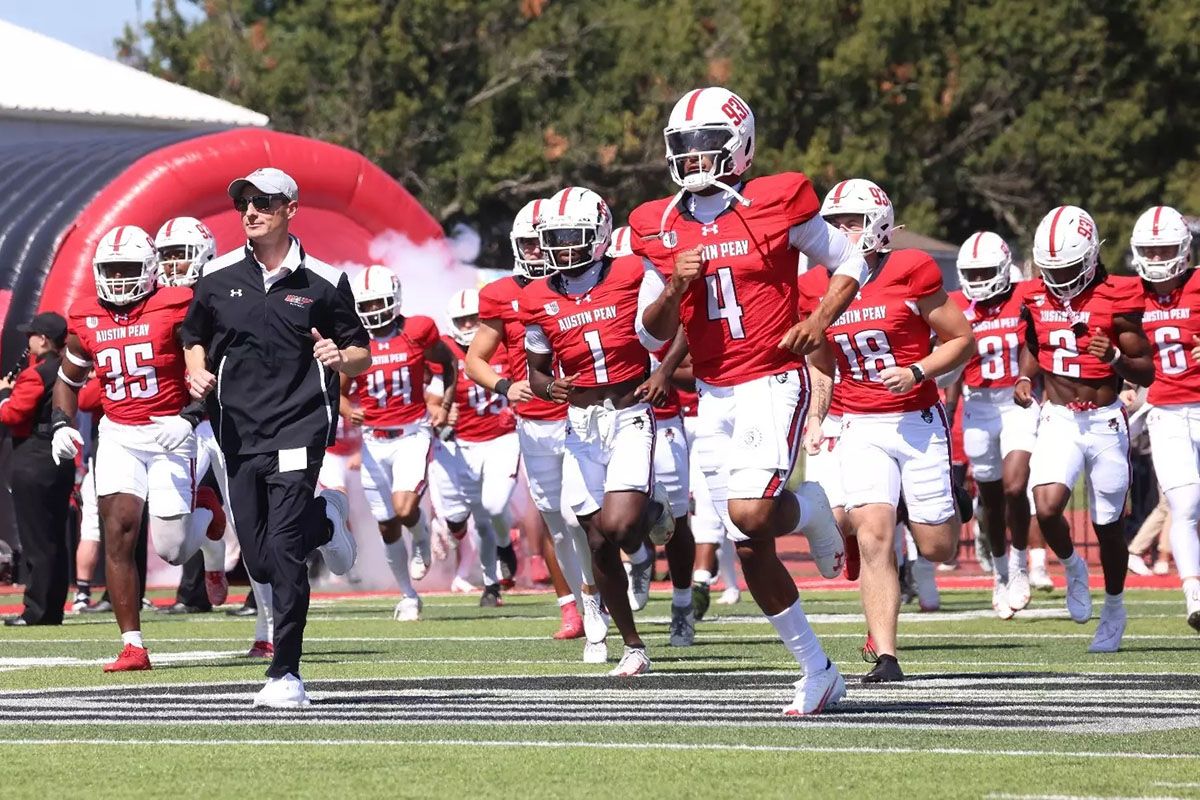 Parking Austin Peay Governors at West Georgia Wolves Mens Basketball