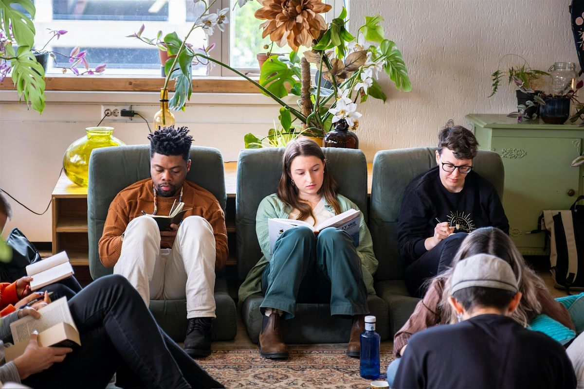 Offline Reading Party  | Caf\u00e9 De With