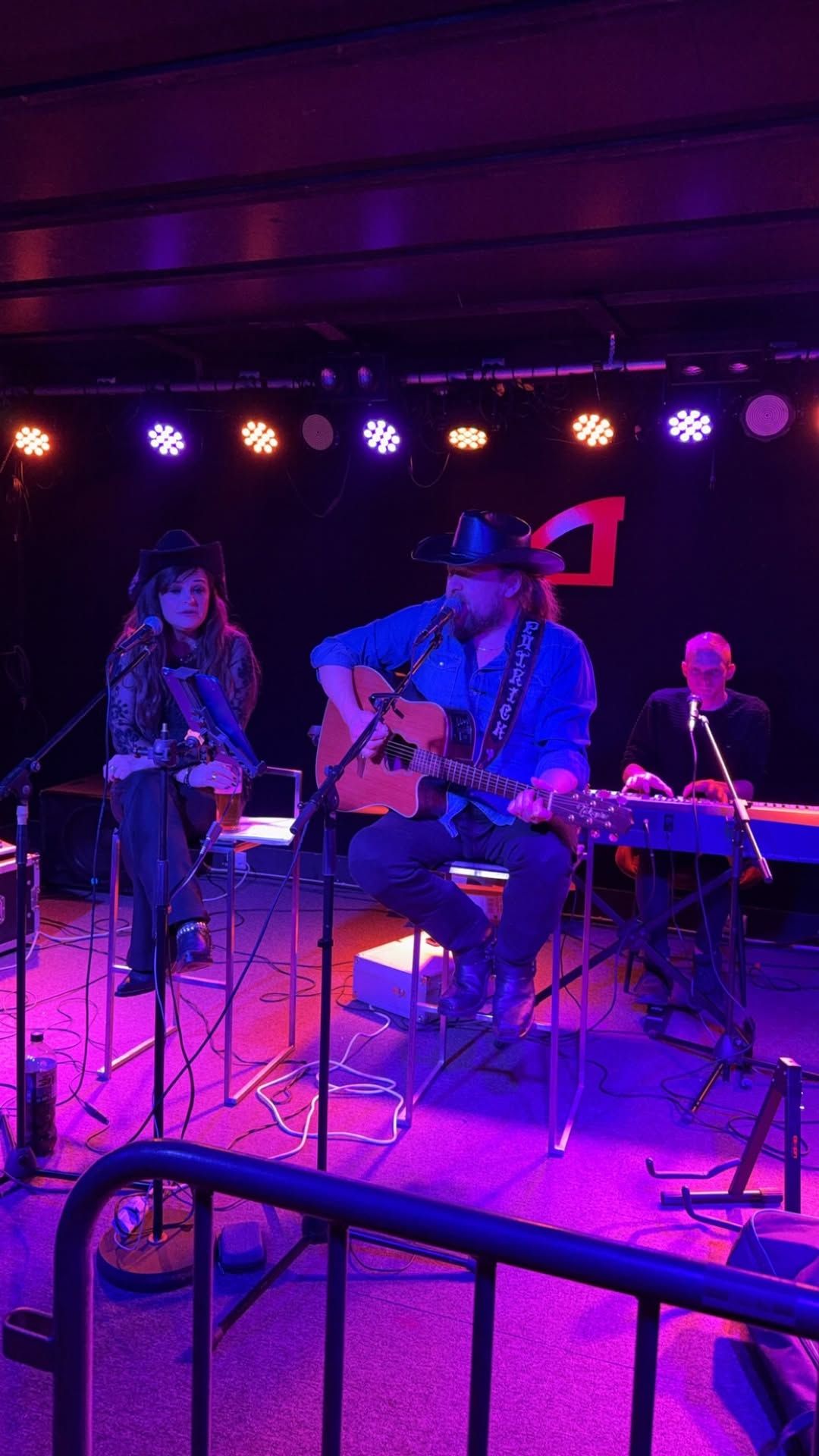 Johansen\u2019s trio p\u00e5 Retro bar & livescene Raufoss