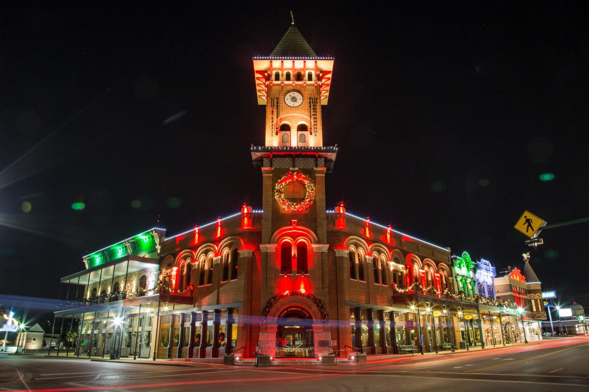 Grapevine Christmas Light Walk 2025