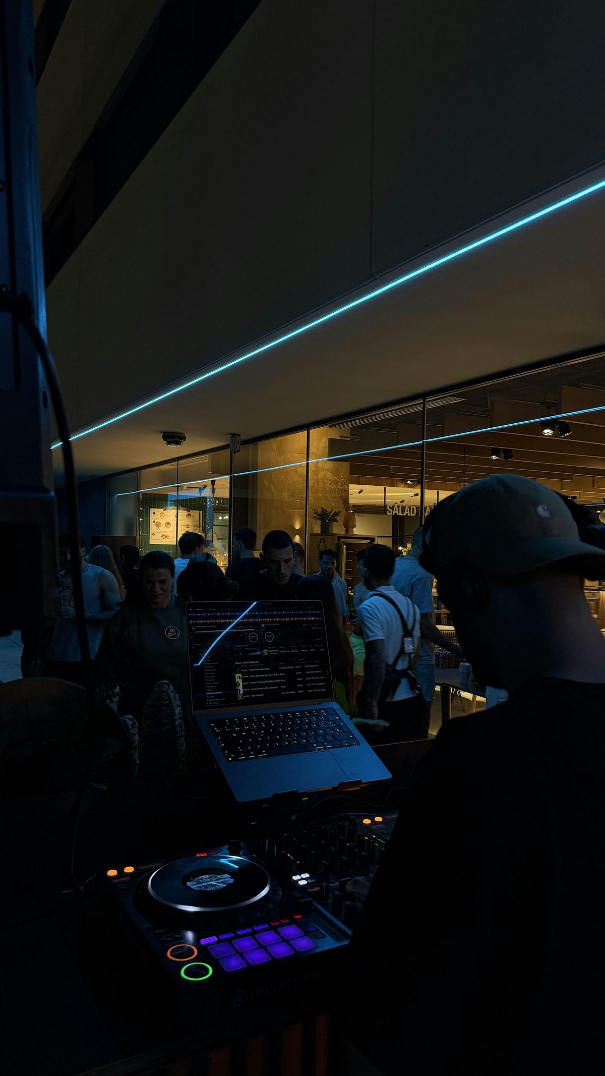 Running Party w\/Seven run