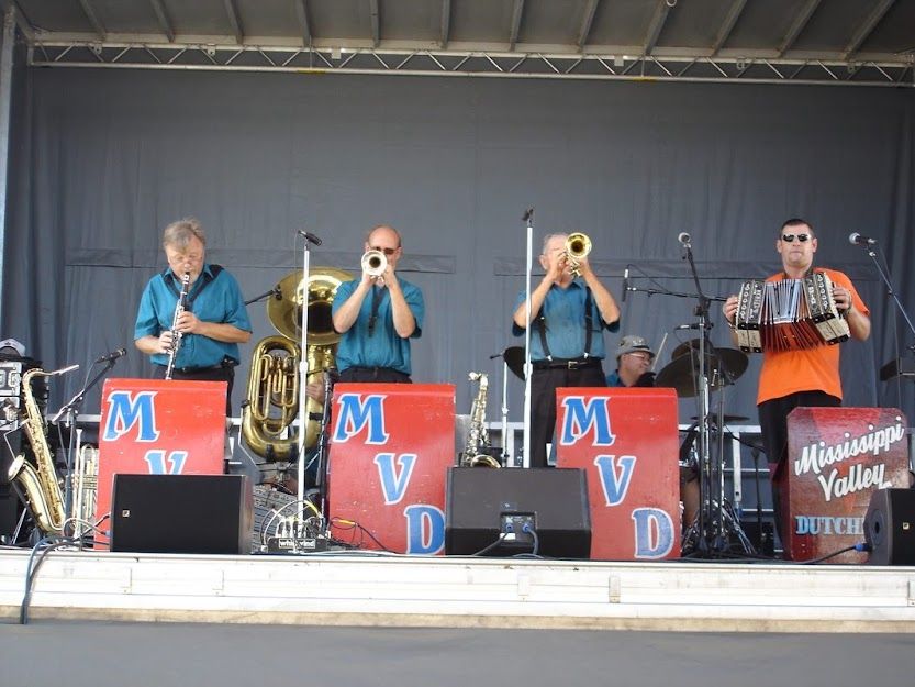 Brian and the Mississippi Dutchmen Band: Sunday Dancing At Concordia LaCrosse