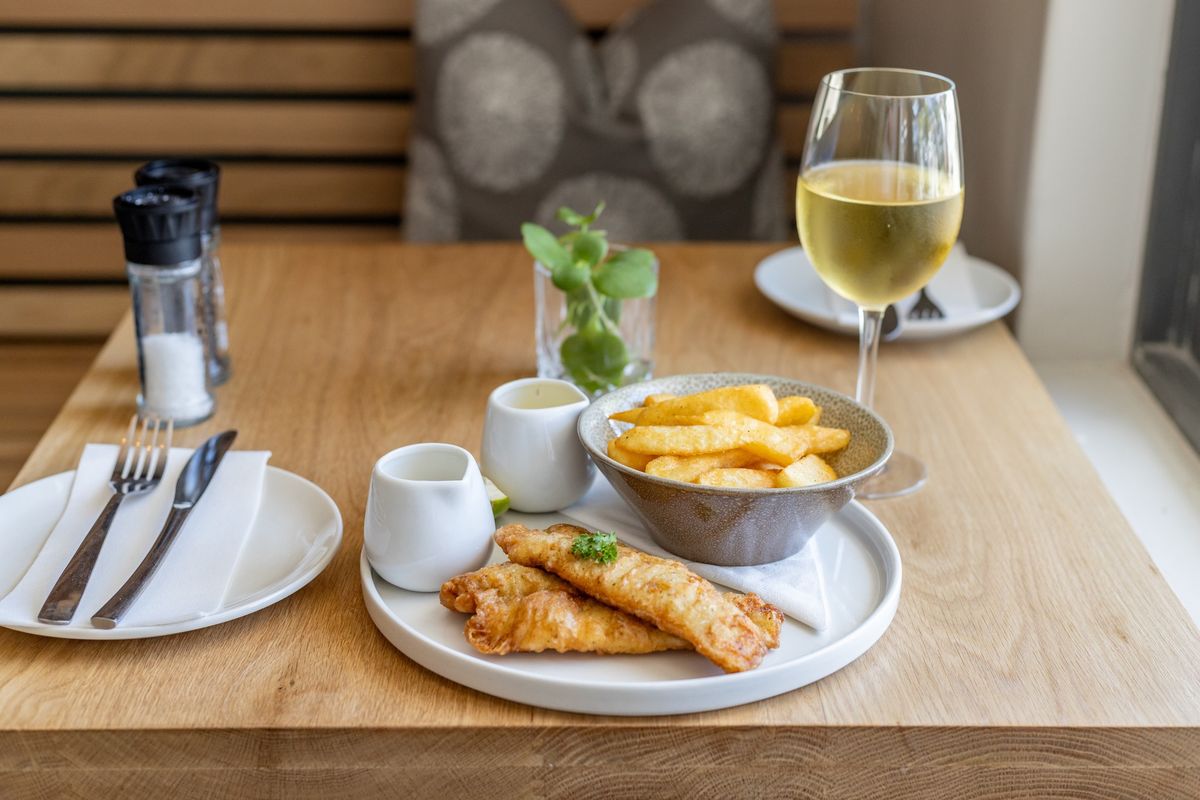 \ud83d\udca5SPECIAL\ud83d\udca5Fish & Chips With a Glass of House Red or White Wine