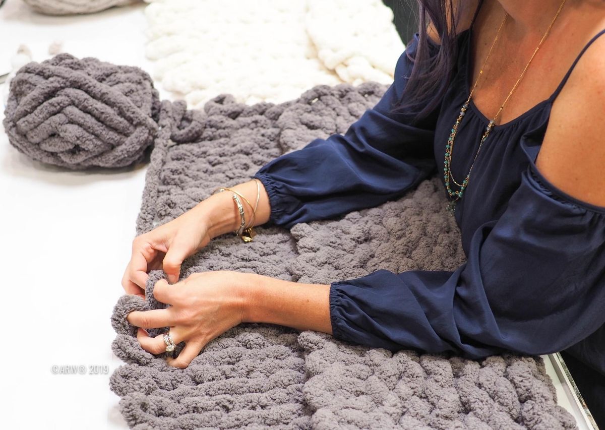 Hand Tie a Chunky Blanket Class! 