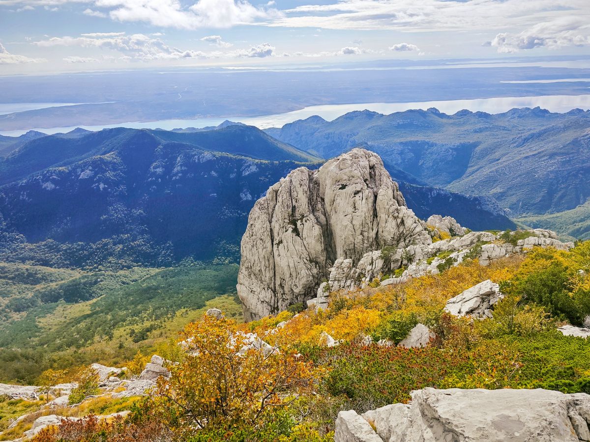 T\u00fara \u00e9s Via Ferrata a Velebit hegys\u00e9gben 