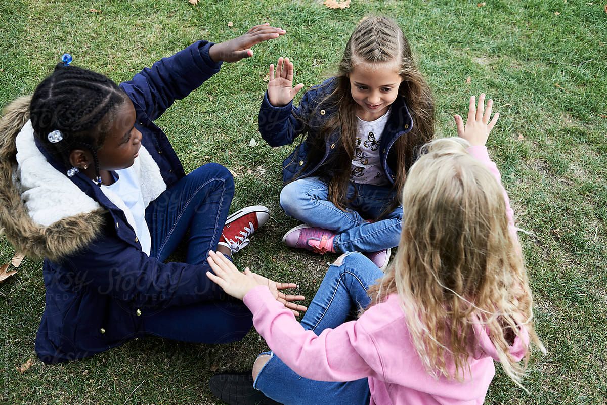  Speaking In Sign - Girl Scout Brownies\/Juniors can earn a badge