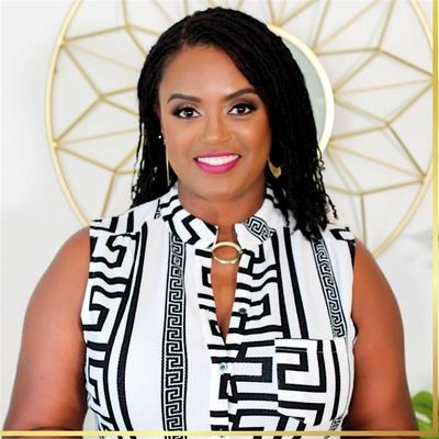 Dr. Franchelle Caesar