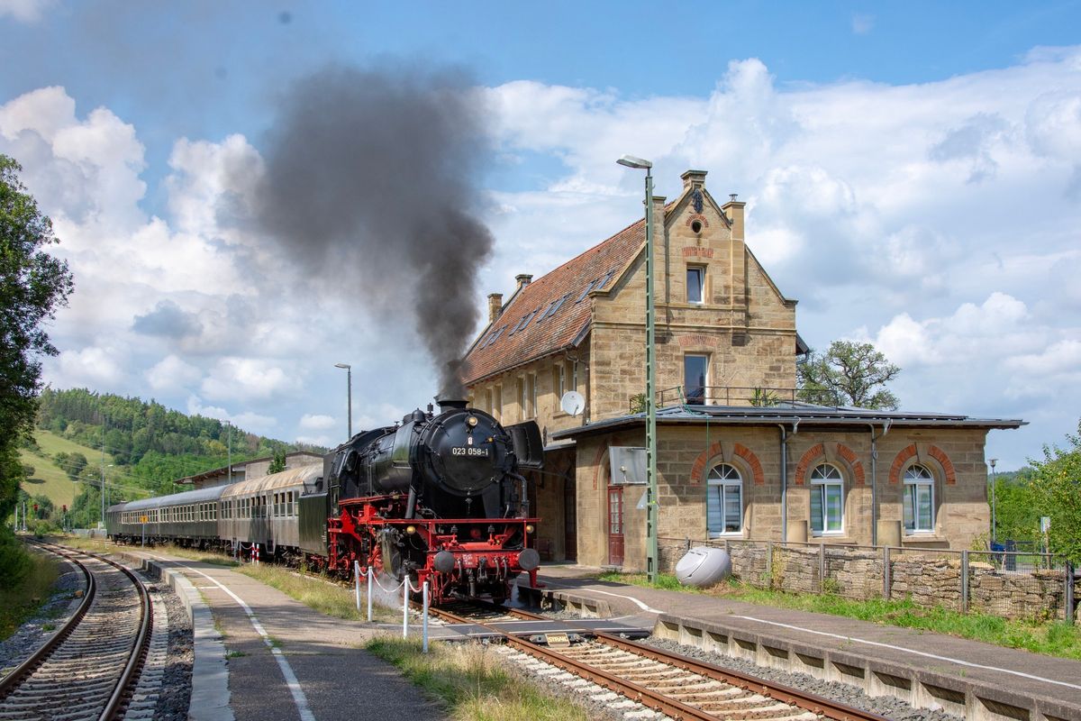 Advents-Dampf links und rechts der Pegnitz (Nikolaus-Lichterlfahrt))