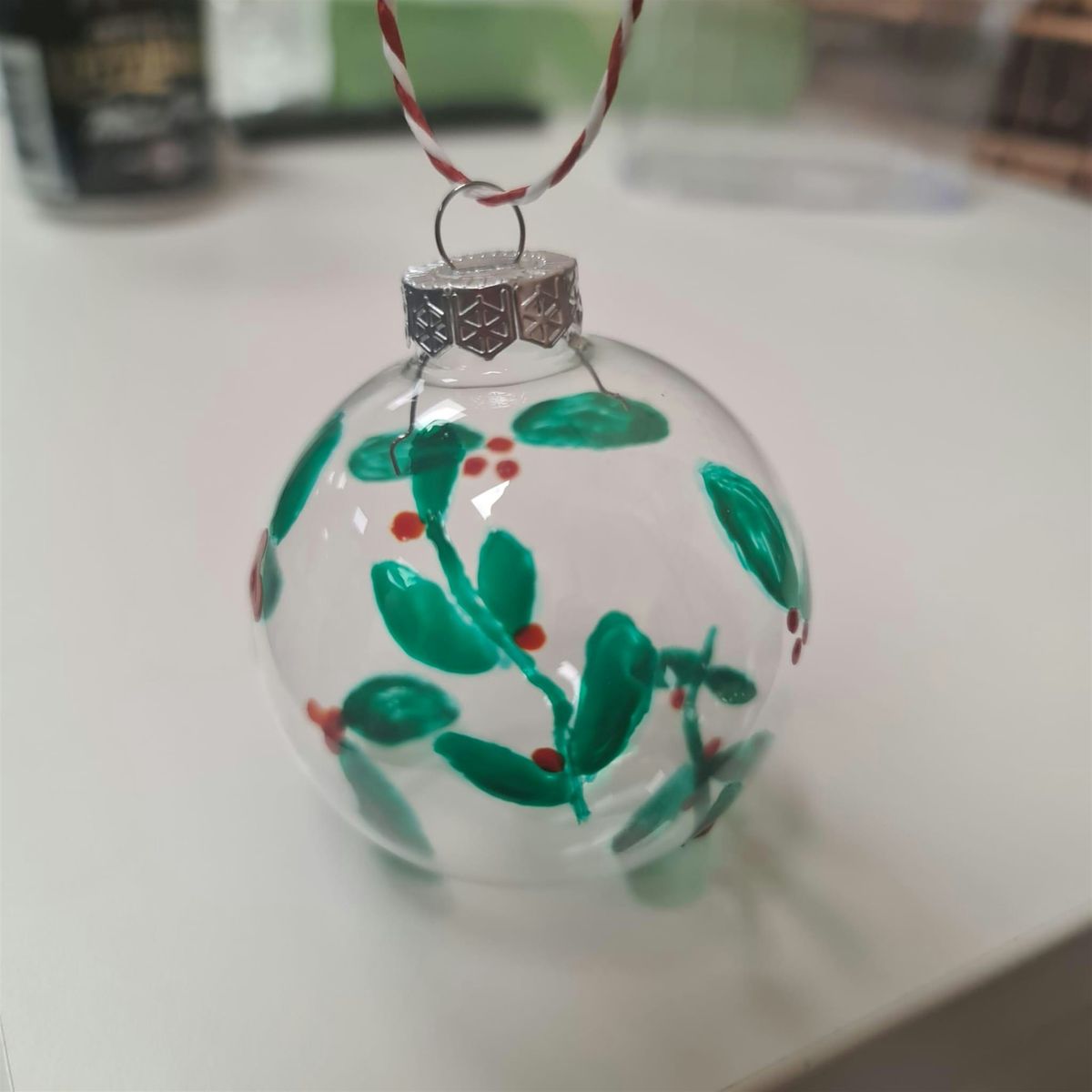 Sip & Twinkle - Christmas Glass Bauble Painting Women's event