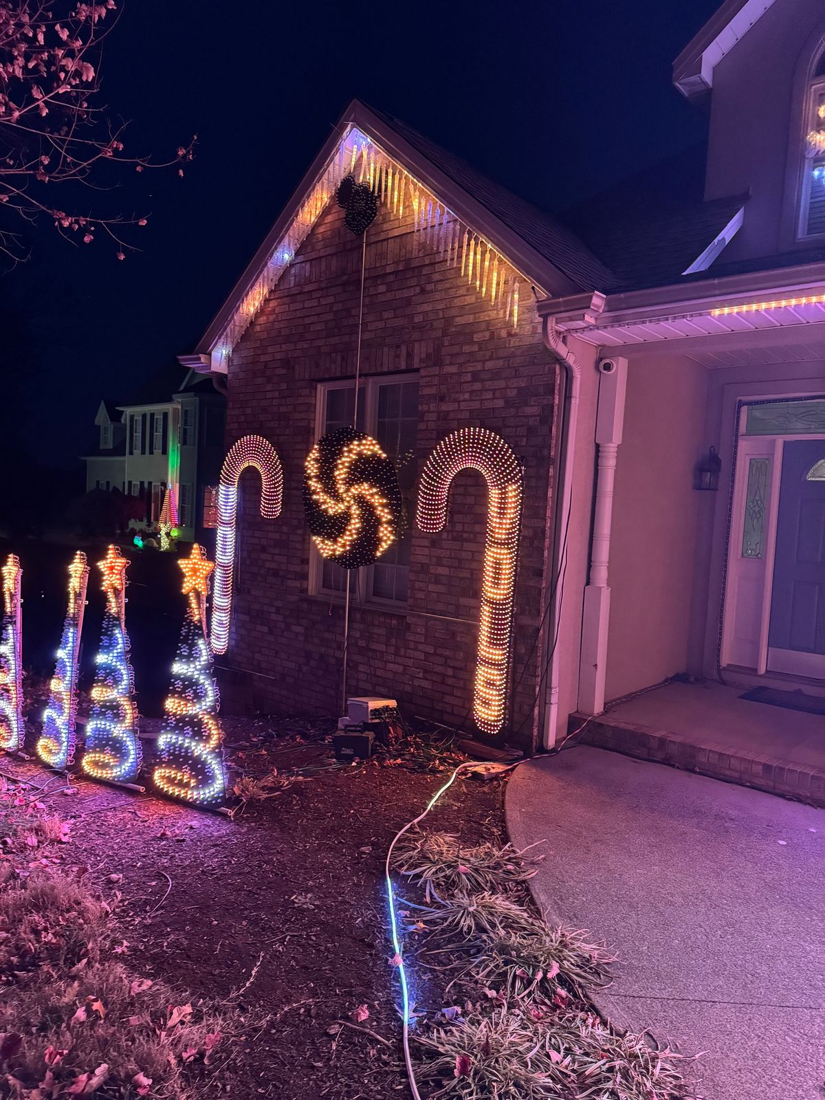 Browder's Family Light Show 