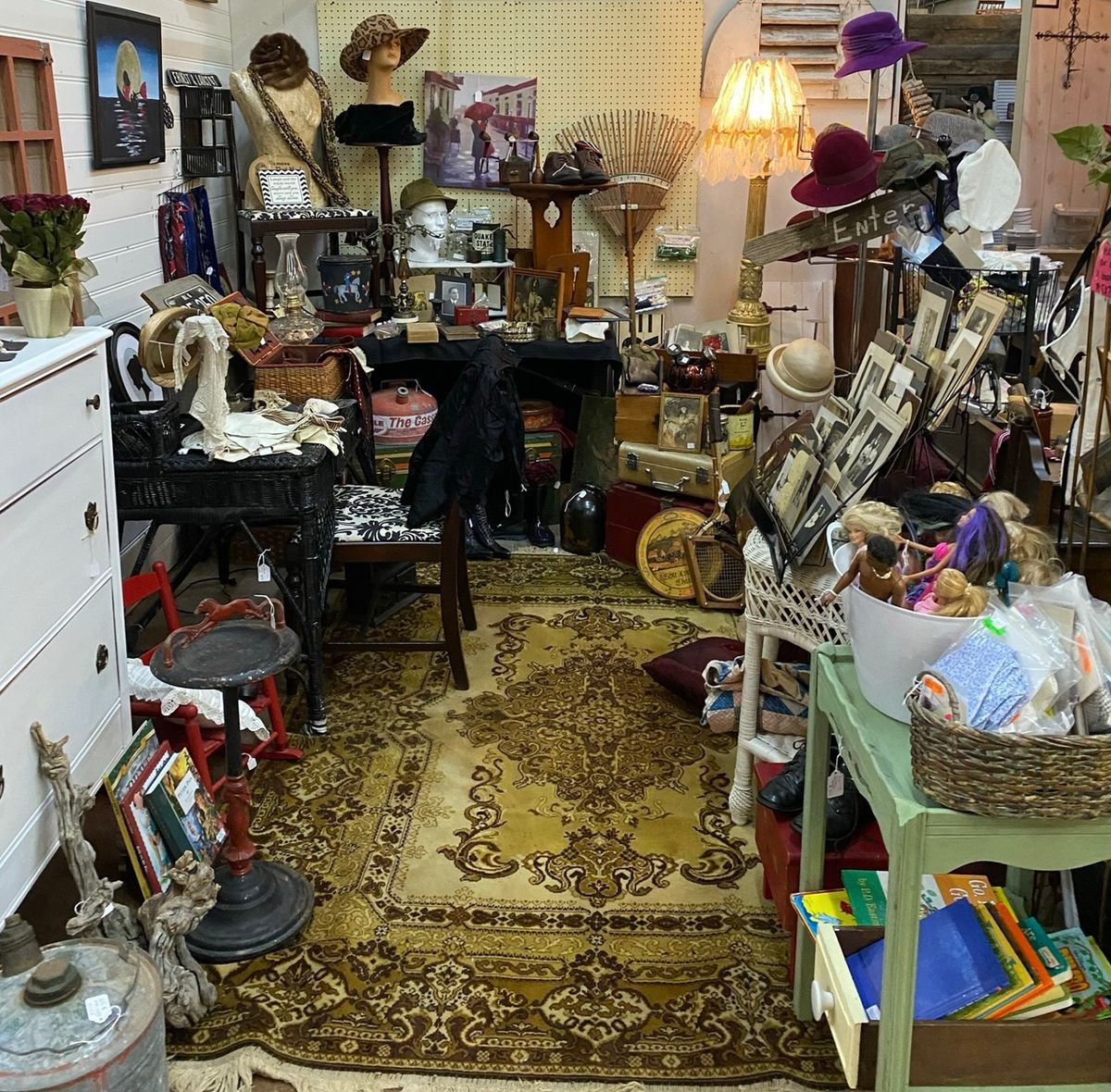 Keller antique and collectibles show