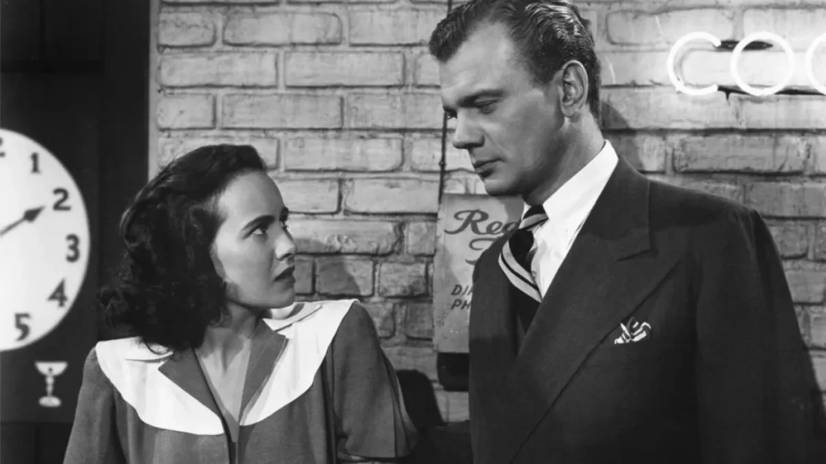 Shadow of a Doubt (1943)