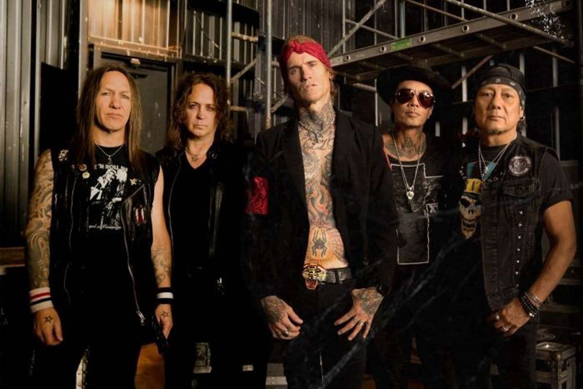 Buckcherry & Eva Under Fire