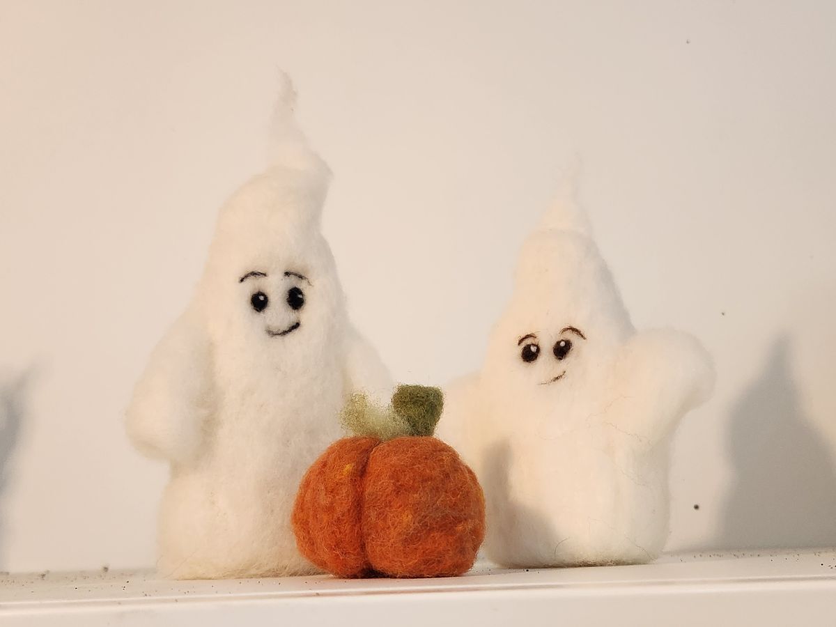 Needle Felt a Ghost & Pumpkin