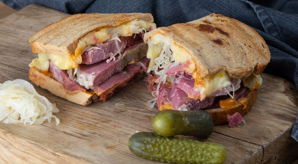 Cotswolds Salt Beef & Red Wine, Cornmill Yard, Evesham, 17 September 2022