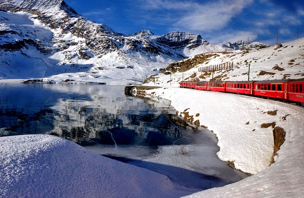 Sulle vette innevate col Trenino Rosso del Bernina